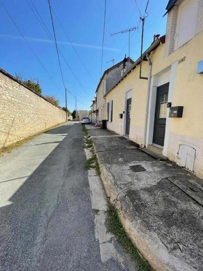 Studio Moderne Et Tout Equipe Bourges Exterior foto